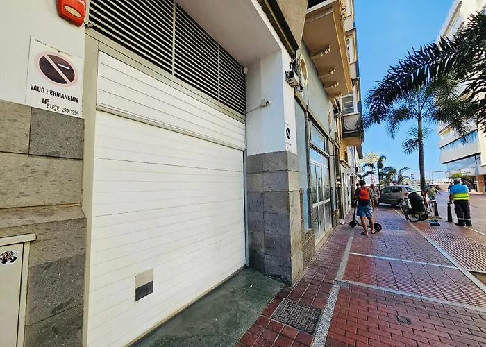 New 2 Bedrooms Gold Flat At Las Canteras Beach With Balcony And Free Parking